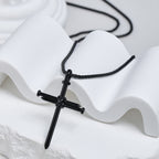 Collar con Dije de Cruz de Clavo en 3 Colores: Recordatorio de Fe para el Día a Día