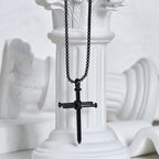 Collar con Dije de Cruz de Clavo en 3 Colores: Recordatorio de Fe para el Día a Día