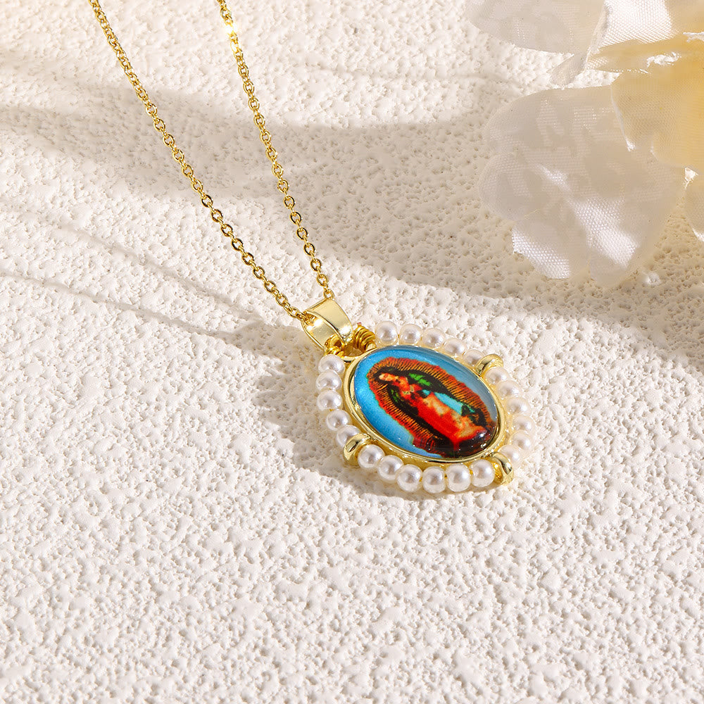 Collar con Dije de Ícono Sagrado: Detalle Suave de Fe para el Día a Día