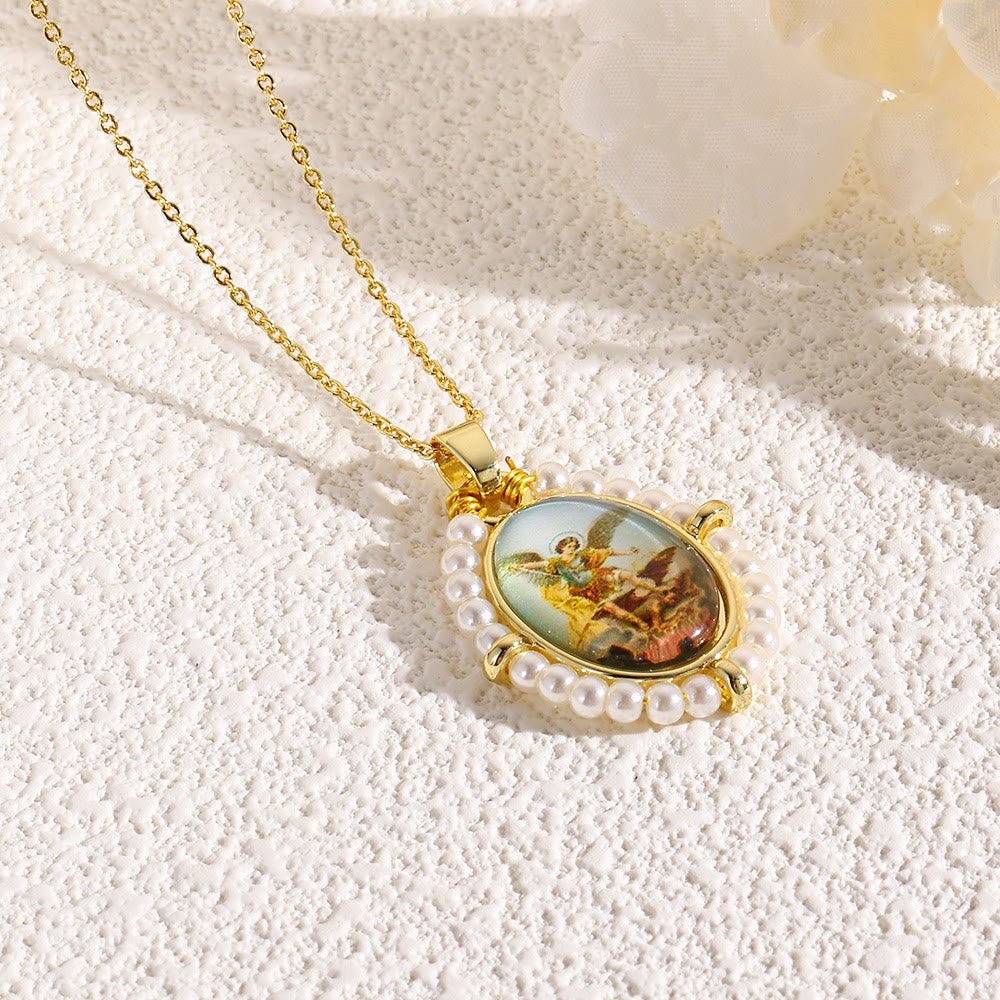 Collar con Dije de Ícono Sagrado: Detalle Suave de Fe para el Día a Día
