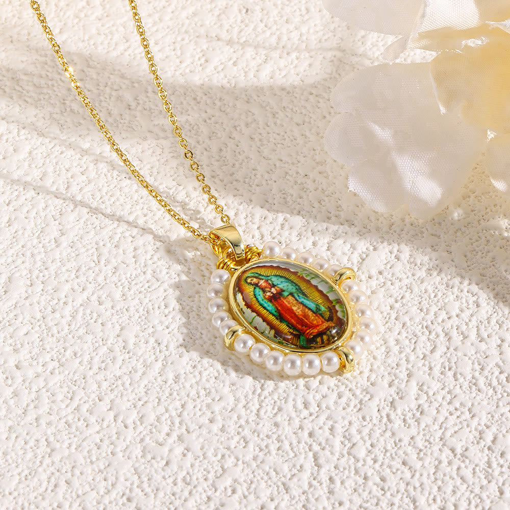 Collar con Dije de Ícono Sagrado: Detalle Suave de Fe para el Día a Día