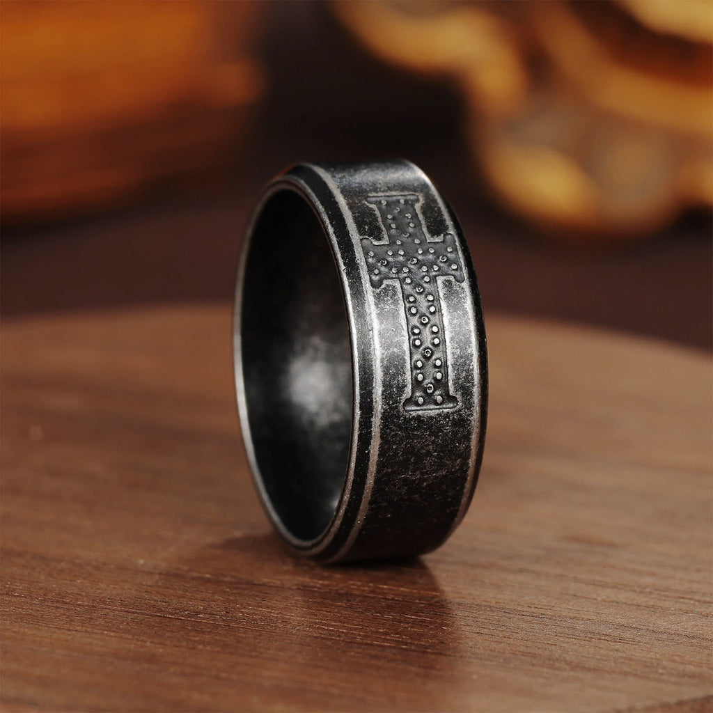 Anillo de Cruz con Detalle de Puntos: Devoción Serena para el Día a Día