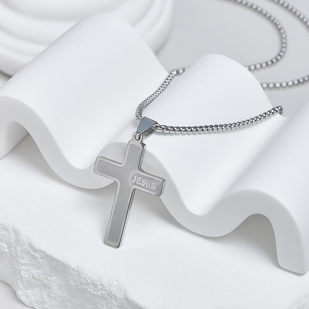 Collar de Cruz Minimalista con Detalle "JESÚS": Expresión Sobria de Fe