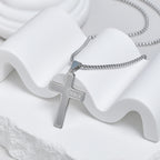 Collar de Cruz Minimalista con Detalle "JESÚS": Expresión Sobria de Fe