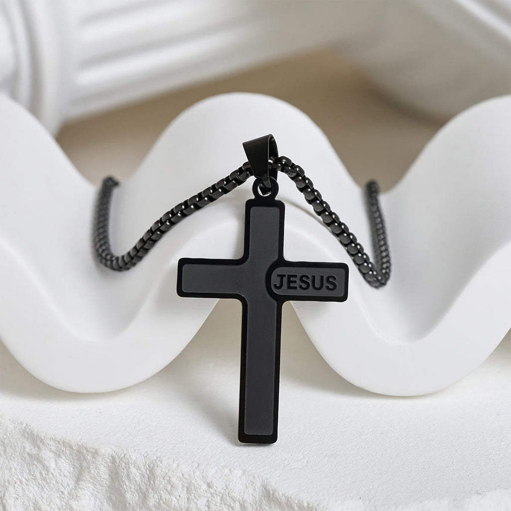 Collar de Cruz Minimalista con Detalle "JESÚS": Expresión Sobria de Fe