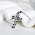 Collar de Cruz Minimalista con Detalle "JESÚS": Expresión Sobria de Fe