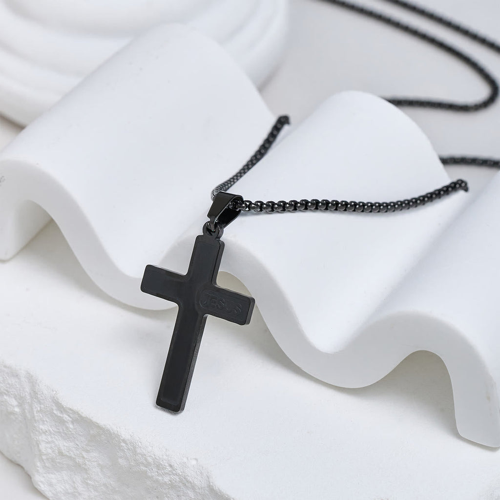 Collar de Cruz Minimalista con Detalle "JESÚS": Expresión Sobria de Fe