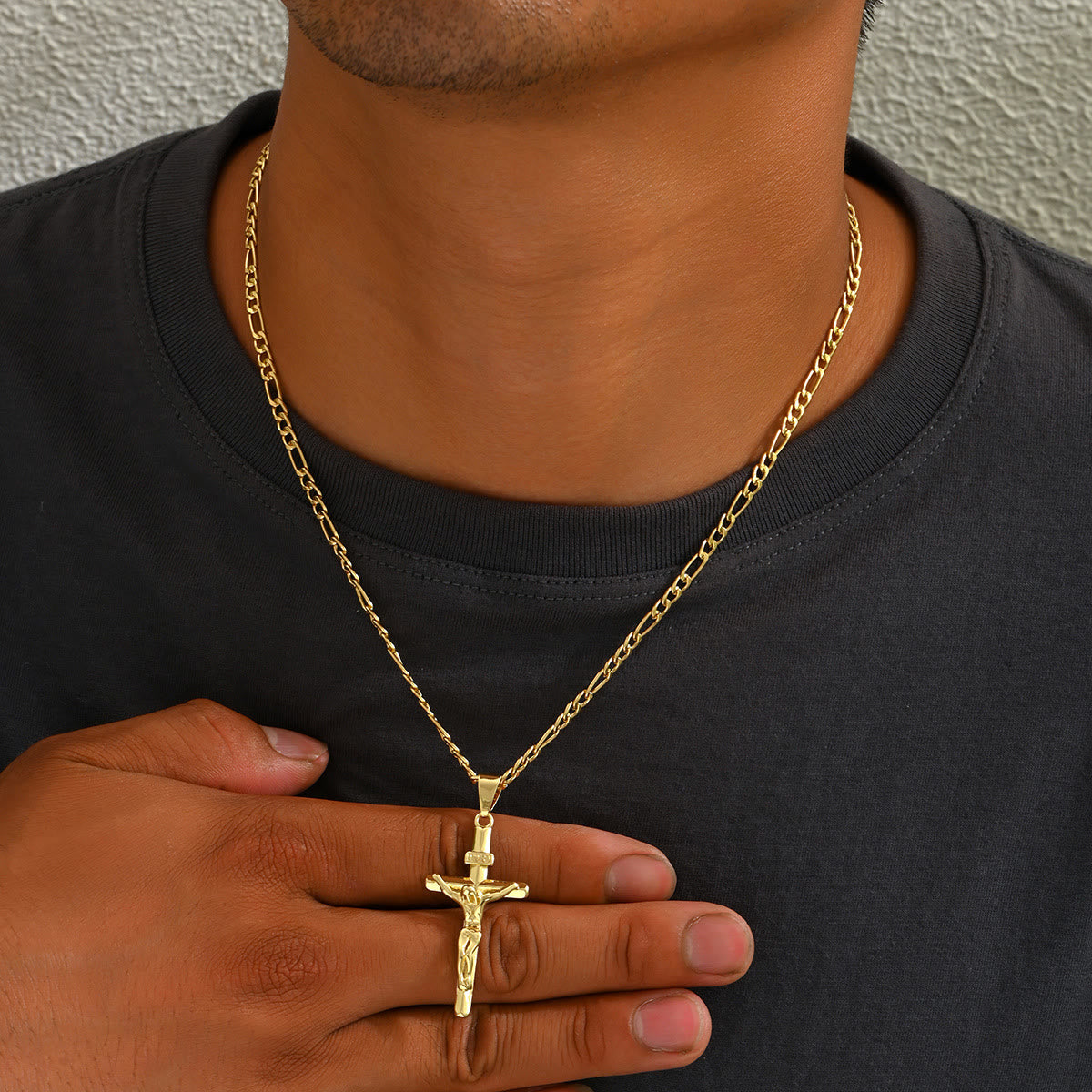 Collar Crucifijo Sagrado en 4 Estilos: Diseño Elegante y Recordatorio Fiel para Cada Día