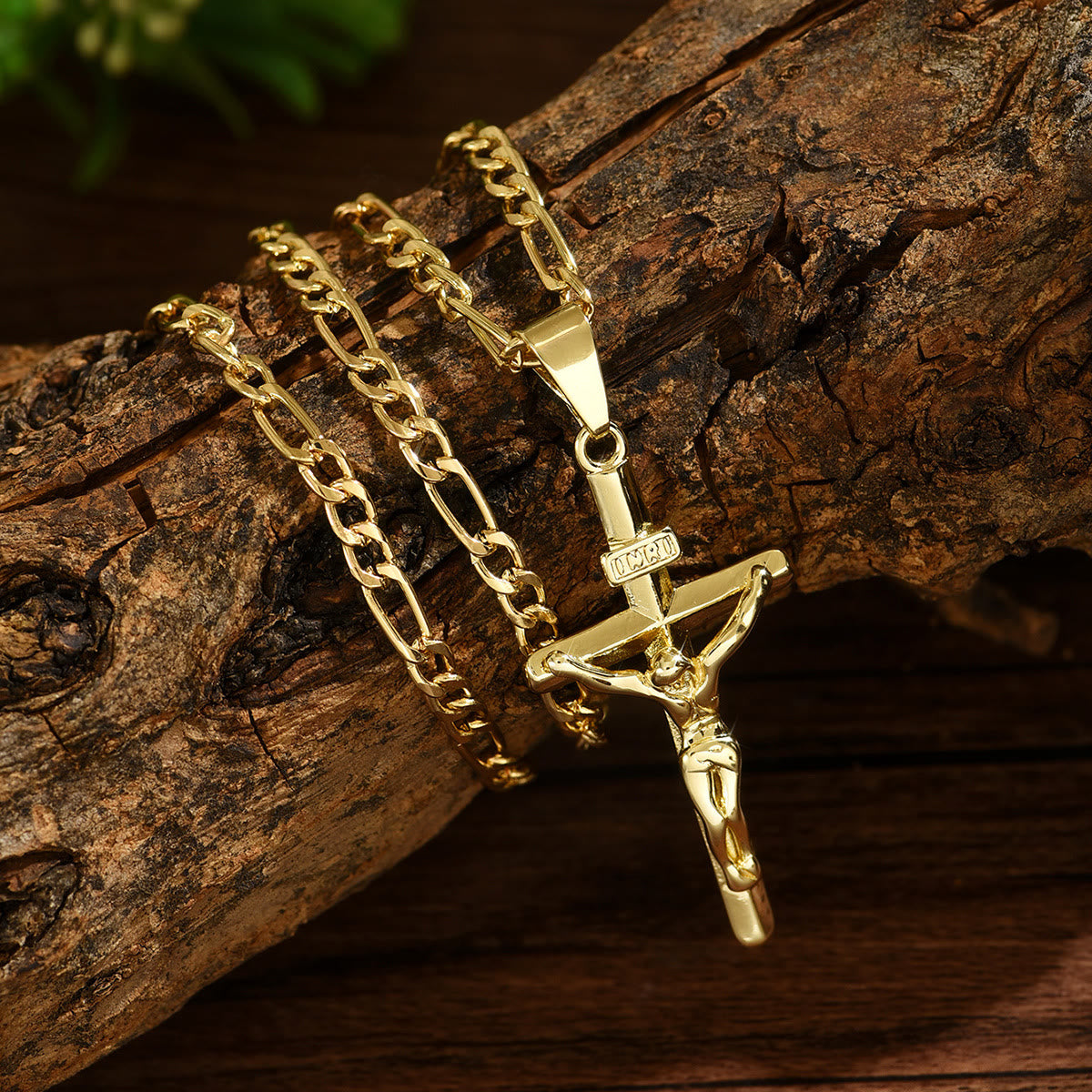 Collar Crucifijo Sagrado en 4 Estilos: Diseño Elegante y Recordatorio Fiel para Cada Día