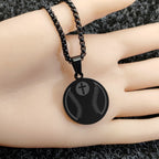 Collar con Dije de Oración Deportiva: Filipenses 4:13 e Ícono de Deporte para Llevar