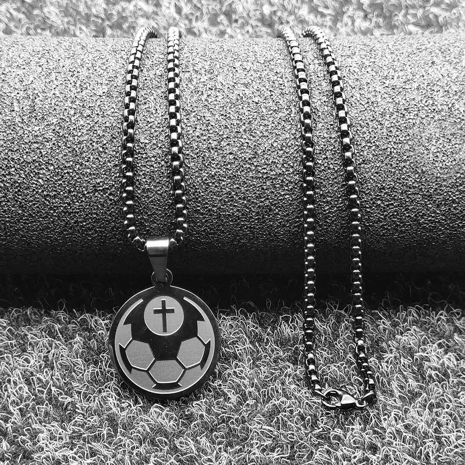 Collar con Dije de Oración Deportiva: Filipenses 4:13 e Ícono de Deporte para Llevar
