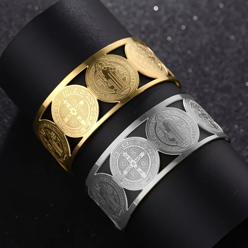 Pulsera con Medalla de San Benito: Recordatorio Portátil de la Gracia Divina