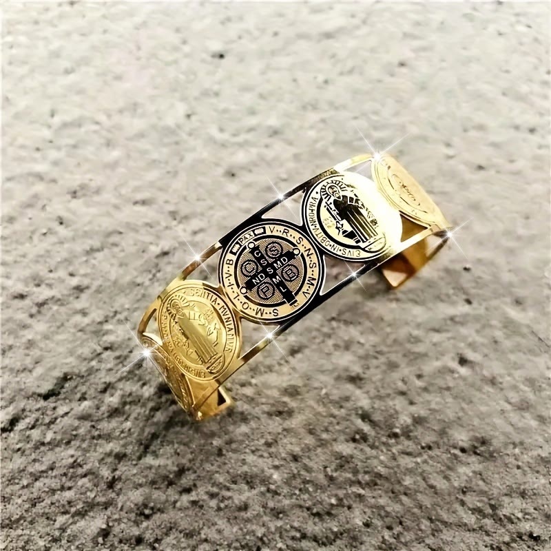 Pulsera con Medalla de San Benito: Recordatorio Portátil de la Gracia Divina