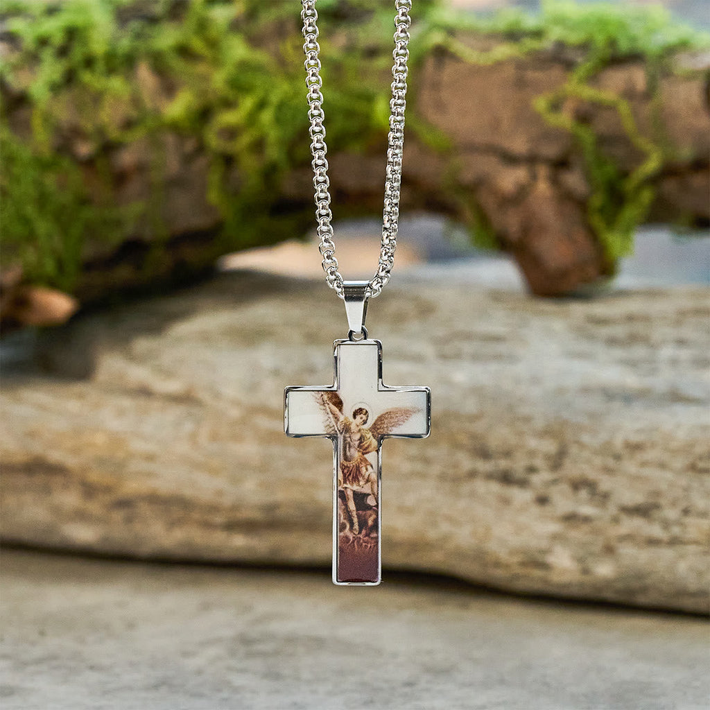 Collar de Cruz con Imagen Vitral: Fe con Arte Cerca del Corazón