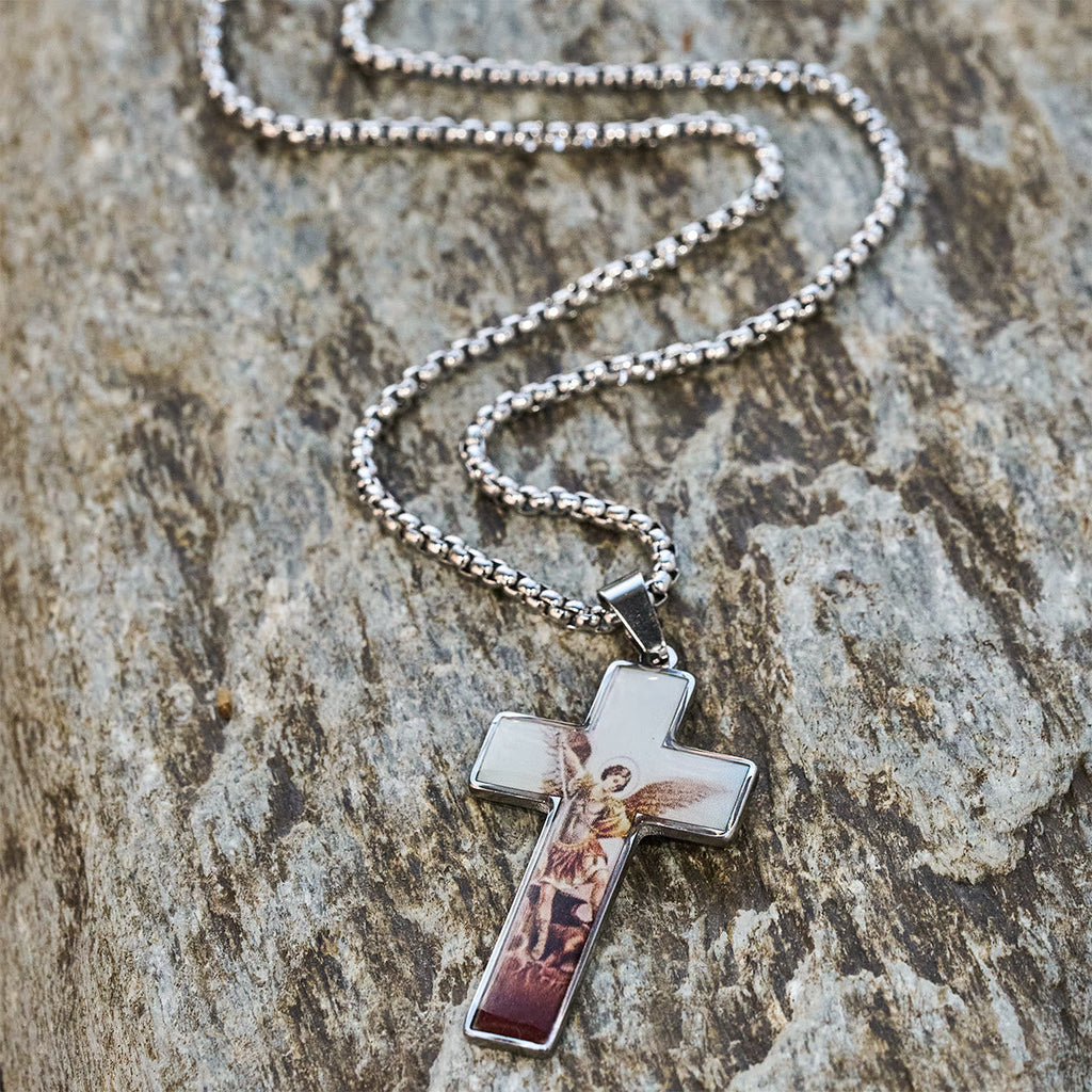 Collar de Cruz con Imagen Vitral: Fe con Arte Cerca del Corazón