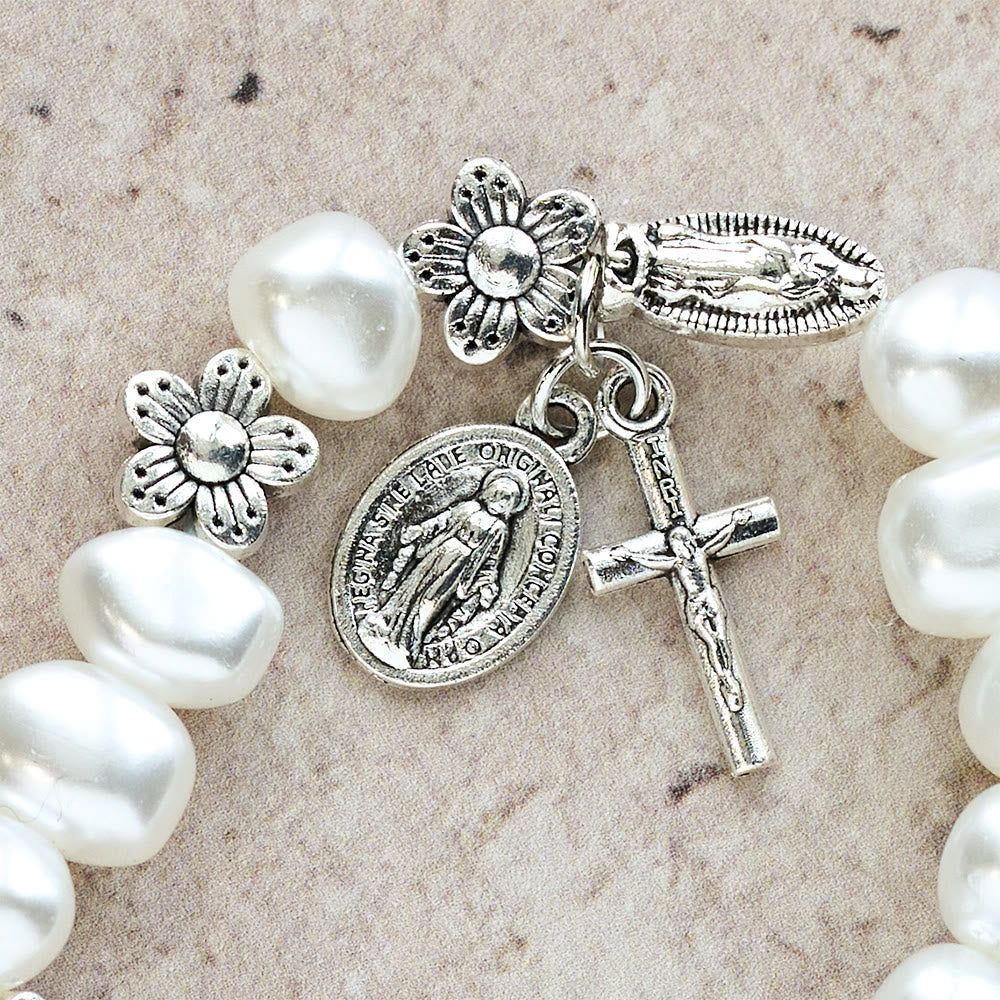 Pulsera "Luz de Gracia" — Cuentas Suaves con Dijes Devocionales