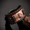 Pulsera de Cuero con Manos Orando: Insignia de Bendición