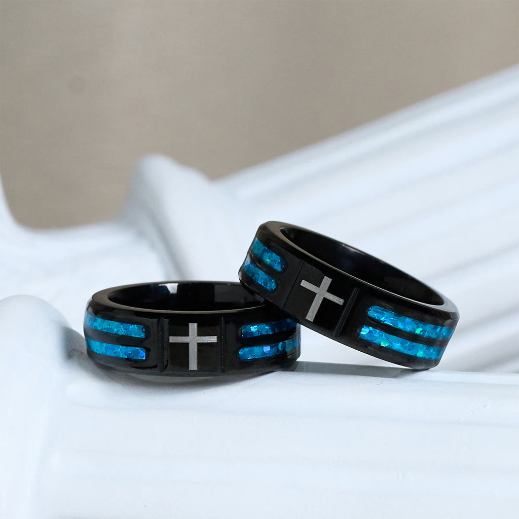 Anillo Moderno de Cruz en Acero de Titanio con Incrustación Azul Láser: Serenidad en Cristo