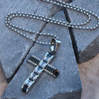 Collar de Cruz de Aleación con Circonia en 4 Colores: Símbolo de Fe Diario para tu Estilo