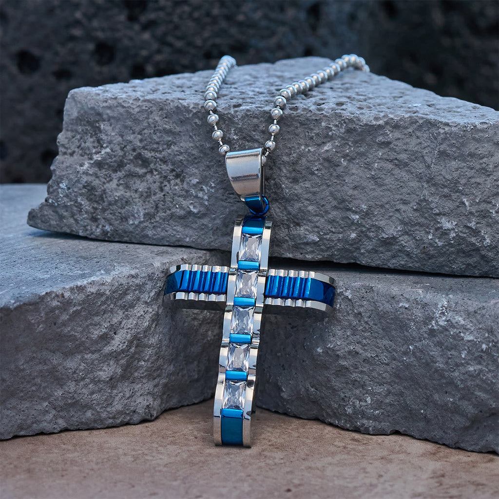 Collar de Cruz de Aleación con Circonia en 4 Colores: Símbolo de Fe Diario para tu Estilo