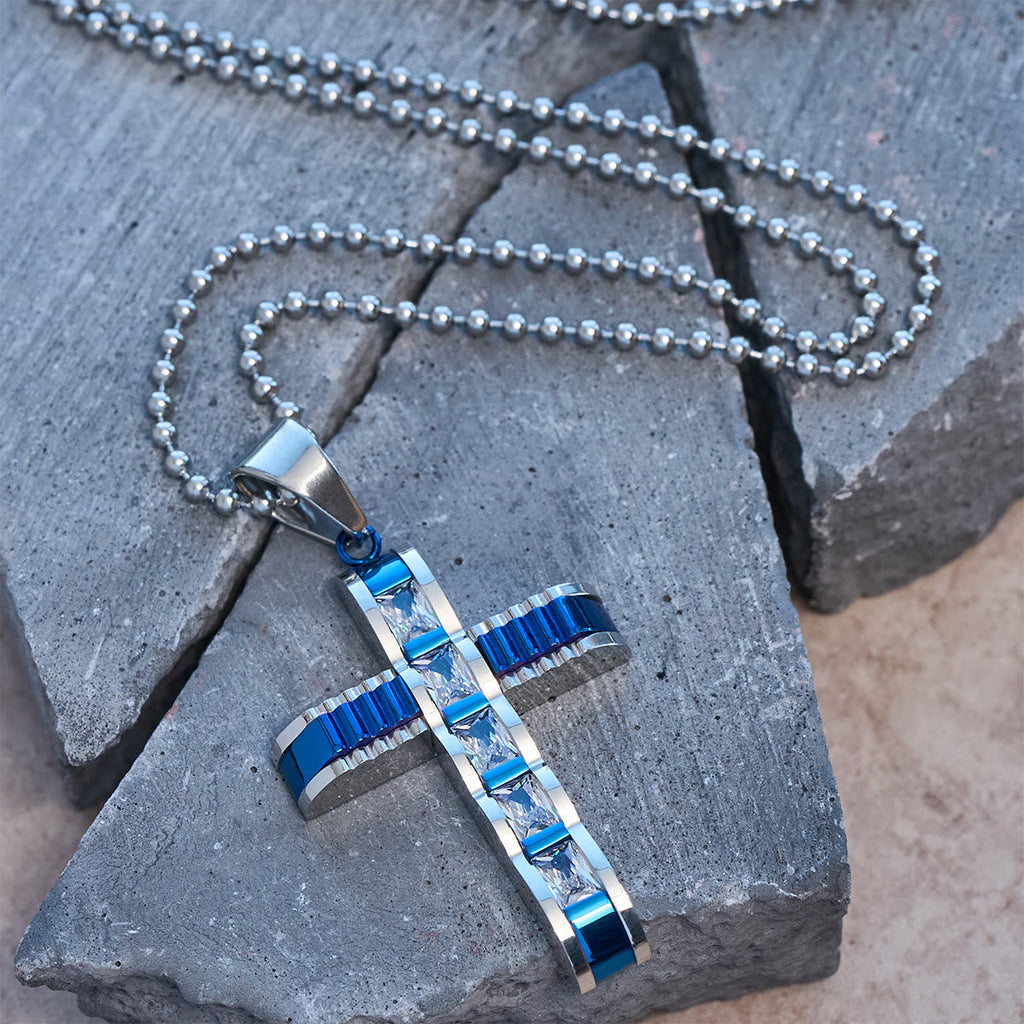 Collar de Cruz de Aleación con Circonia en 4 Colores: Símbolo de Fe Diario para tu Estilo