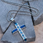 Collar de Cruz de Aleación con Circonia en 4 Colores: Símbolo de Fe Diario para tu Estilo