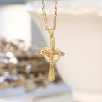 Collar de Corazón y Cruz en Dos Tonos con Circonias: Fusión de Amor y Fe