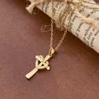 Collar de Corazón y Cruz en Dos Tonos con Circonias: Fusión de Amor y Fe