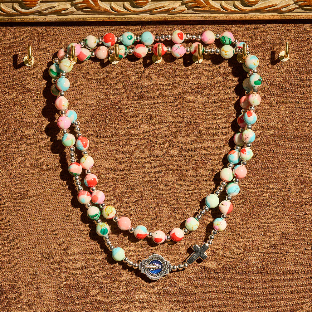 Pulsera Rosario de 6 mm con Brillo UV en Tonos Pastel: Devoción Iluminada