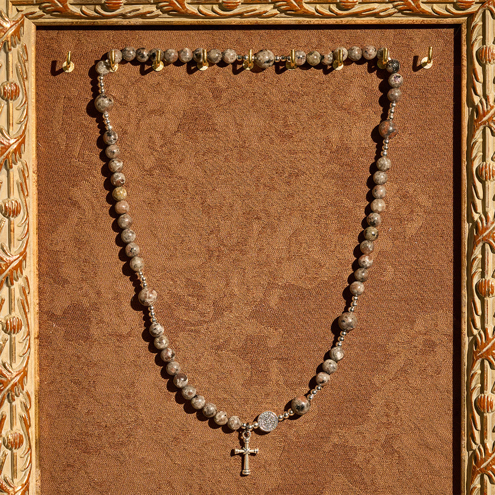 Pulsera Rosario de Piedra de Fuego con Brillo UV de 6 mm: Textura Cenizas y Devoción Iluminada