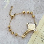 Pulsera de Cuentas Llena de Gracia: Dije de Cruz para Recordatorios Suaves