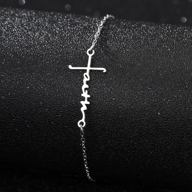 Pulsera de Cruz y Fe: Compañera Delicada de Gracia y Esperanza