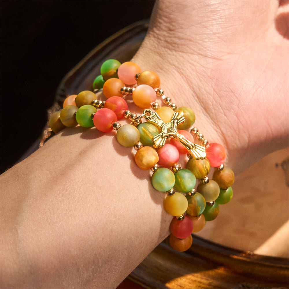 Pulsera Rosario Arcoíris de Fe Vibrante: Cuentas de Colores y Virgen Dorada Sagrada