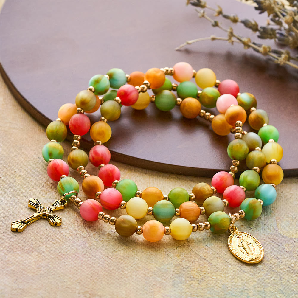 Pulsera Rosario Arcoíris de Fe Vibrante: Cuentas de Colores y Virgen Dorada Sagrada