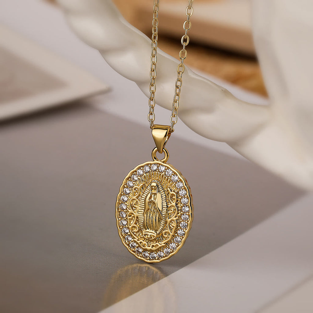Collar de la Virgen en Tres Diseños: Compañero Firme para la Rutina Diaria