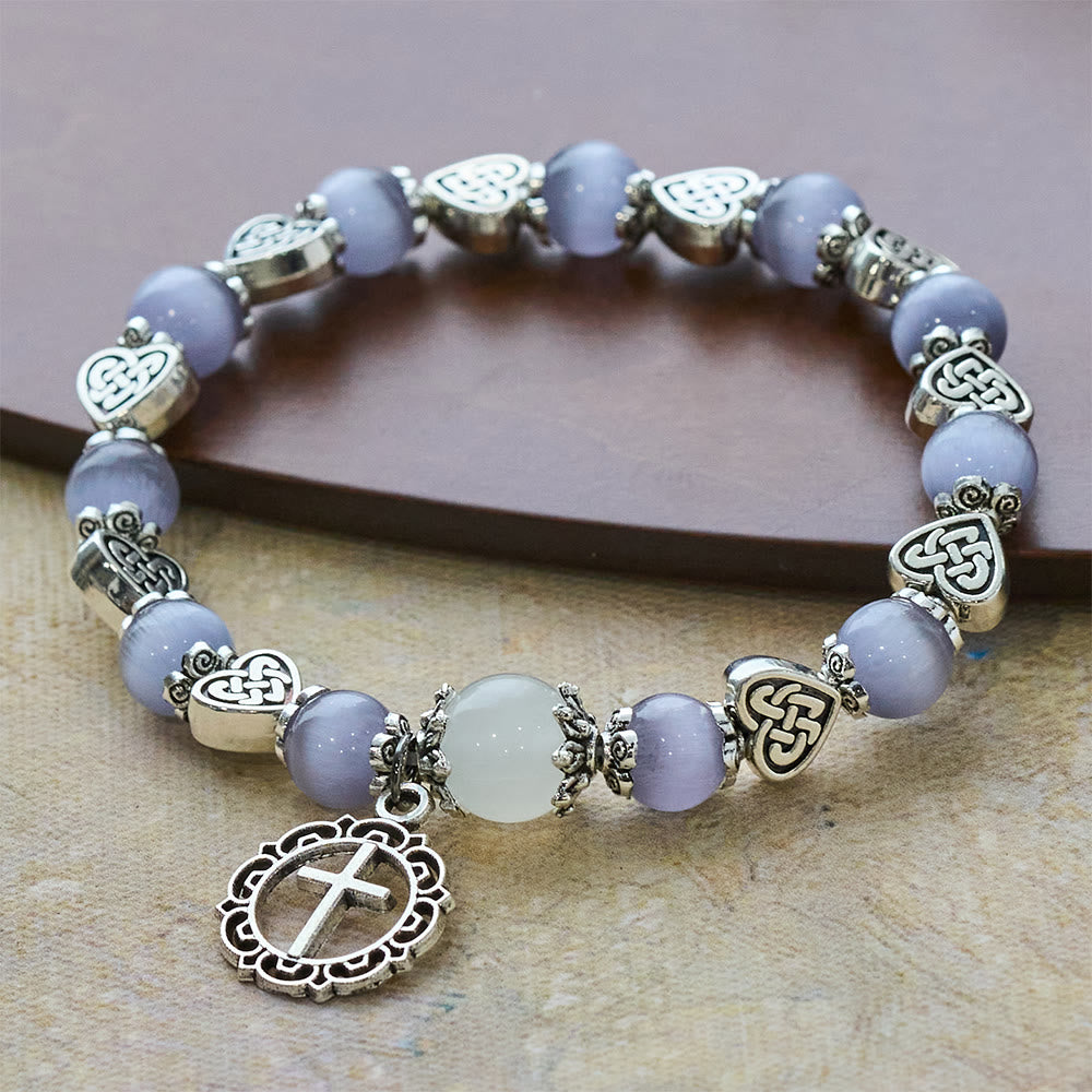 Pulsera de Ojo de Gato con Nudo Celta: Compañera Suave de Gracia Diaria