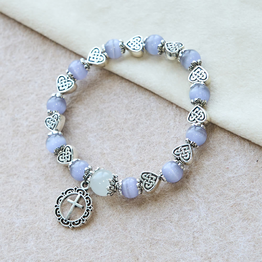 Pulsera de Ojo de Gato con Nudo Celta: Compañera Suave de Gracia Diaria