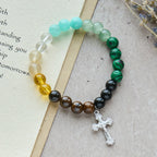 Pulsera de Fe con Piedras Naturales Variadas y Cruz: Una Fe que Brilla con Naturalidad
