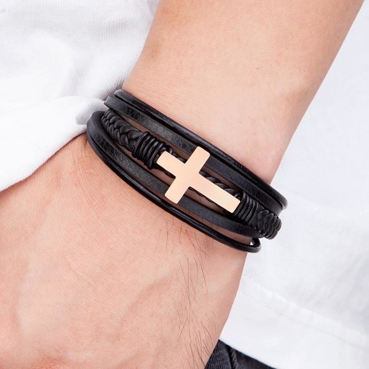 Pulsera de Cuero Trenzado con Cruz: Gracia Firme para el Día a Día