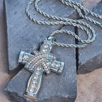 Collar de Cruz "Gracia y Gloria" con Resplandor Barroco en Dos Colores