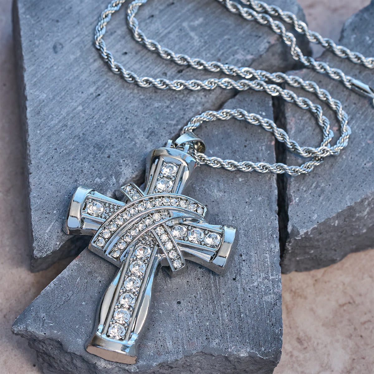 Collar de Cruz "Gracia y Gloria" con Resplandor Barroco en Dos Colores