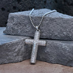 Collar Crucifijo de Jesús con Pavé: Detalle Brillante para la Fe y el Estilo Diario