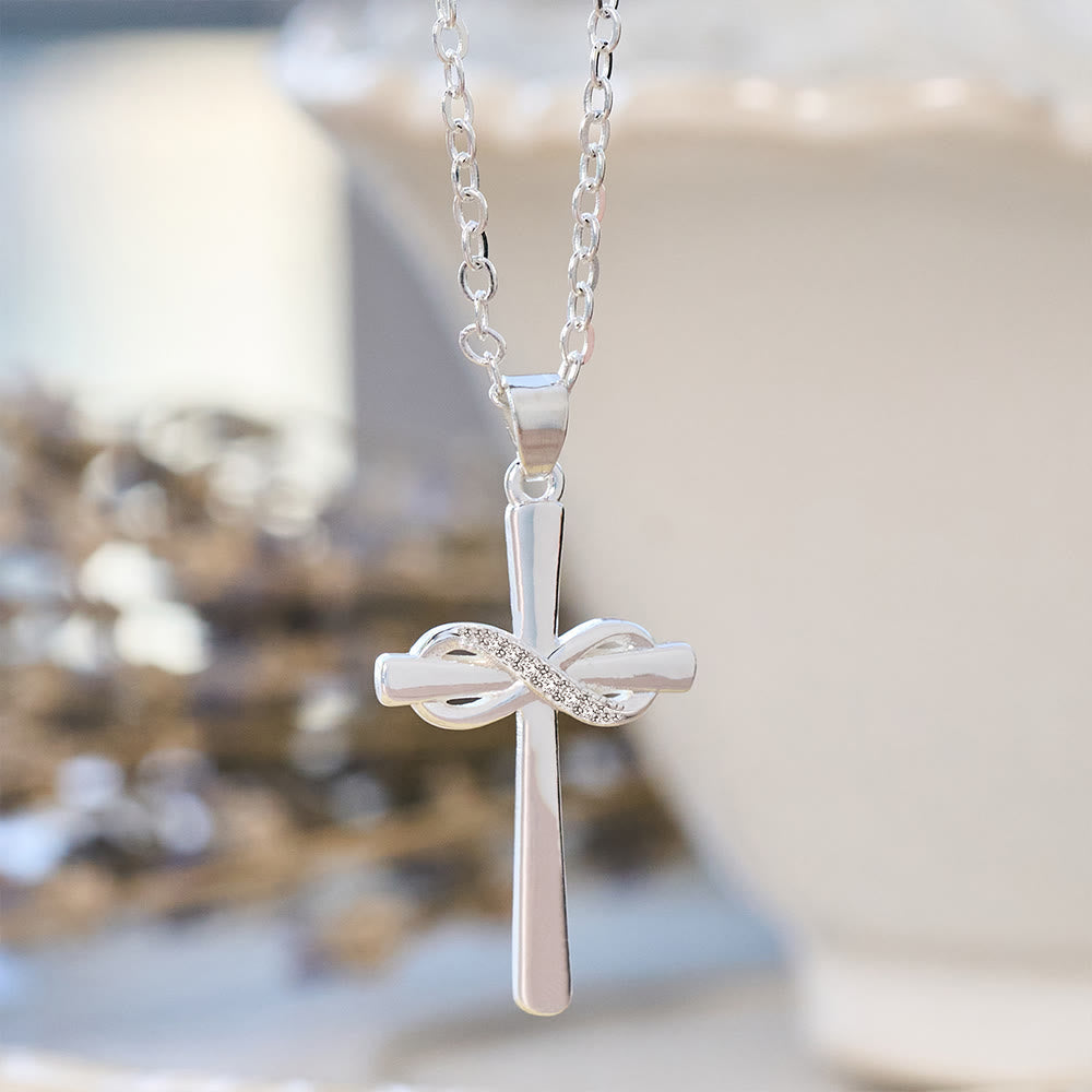 Collares de Cruz Möbius y Circonia: Comodidad Suave con Simbolismo Sagrado