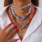 Serie de Collares de Cruz con Pañuelo de Patrones Vibrantes: Devoción Elegante Diaria