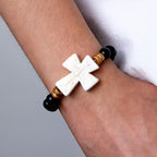 Pulsera de Cruz Texturizada Multiestilo: Devoción Marcada para el Día a Día