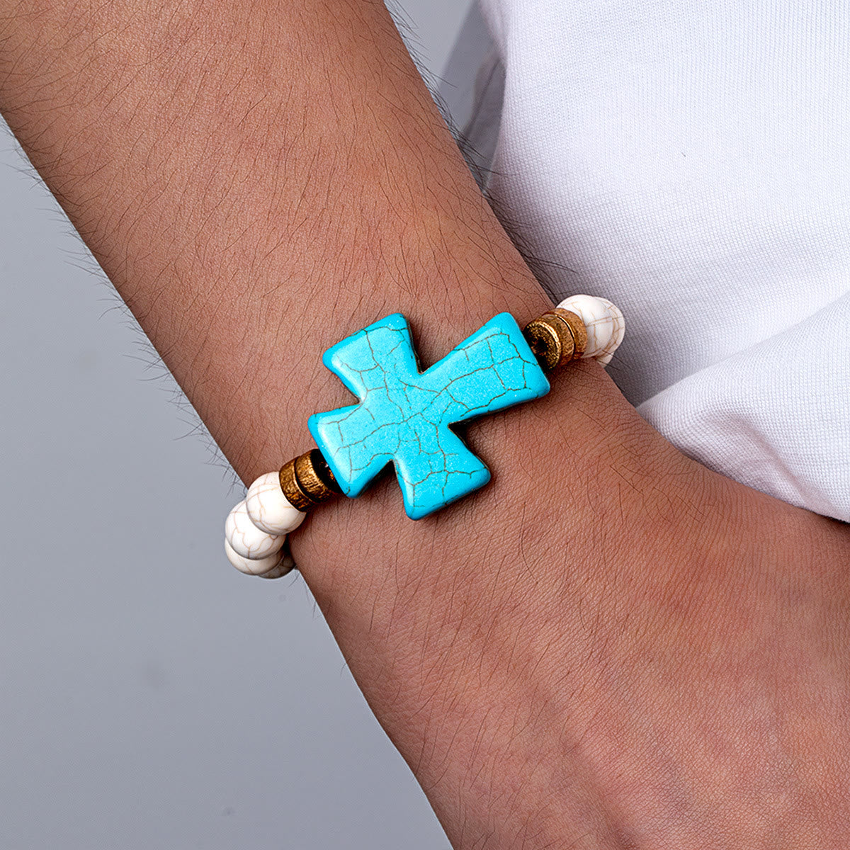 Pulsera de Cruz Texturizada Multiestilo: Devoción Marcada para el Día a Día