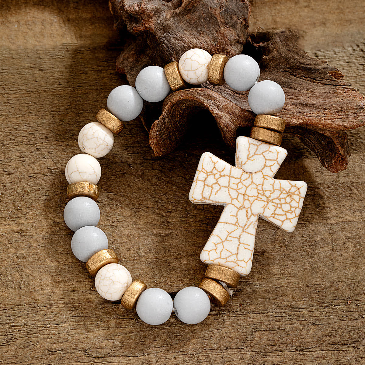 Pulsera de Cruz Texturizada Multiestilo: Devoción Marcada para el Día a Día