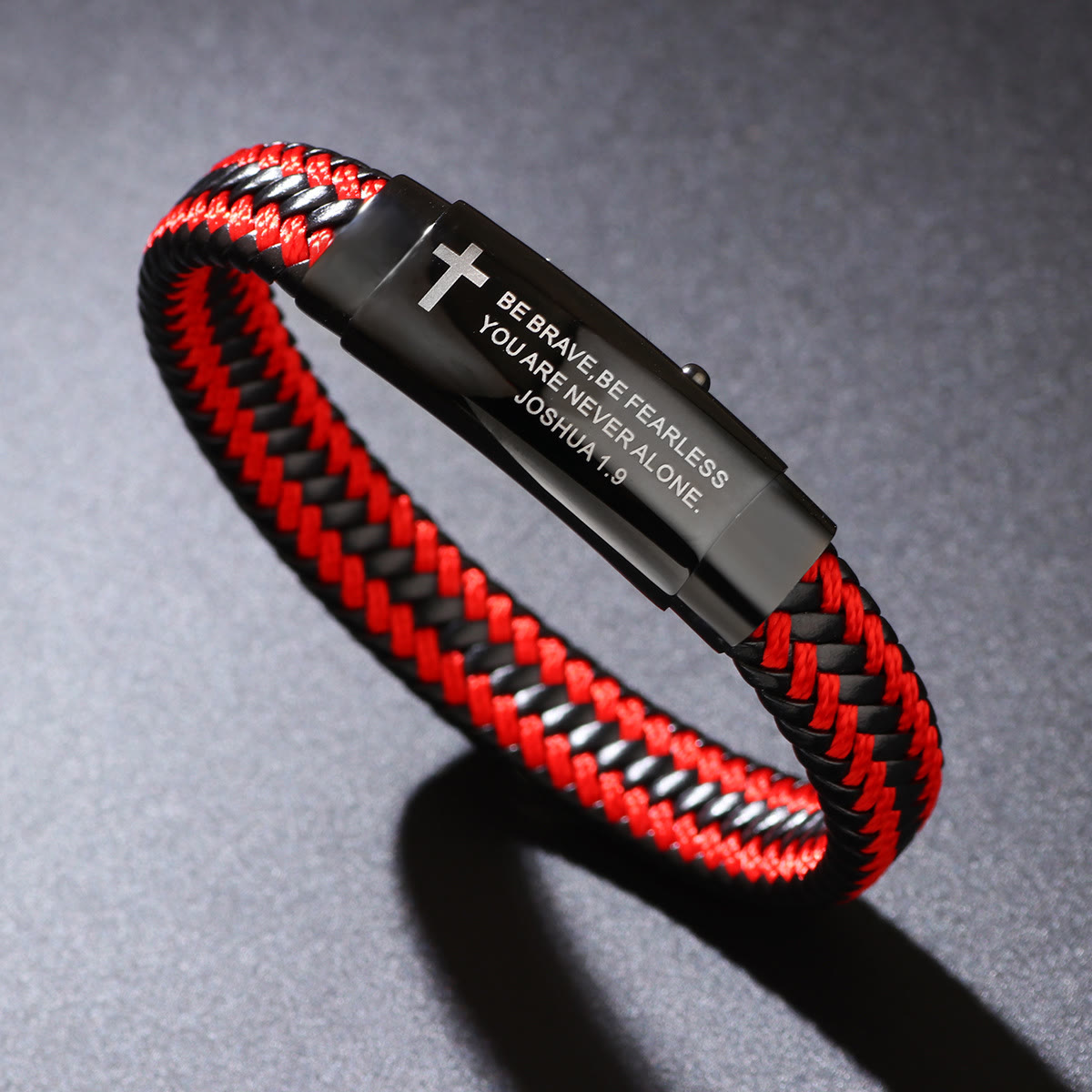 Pulsera de Cruz de Cuero Tejido Josué 1:9: Valor para el Día a Día