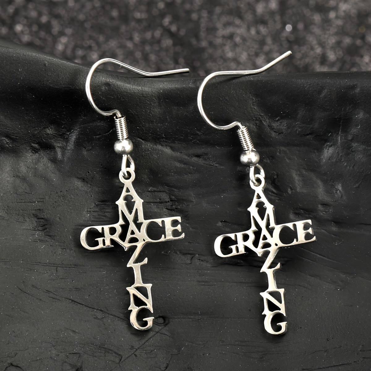 Aretes de Cruz y Gracia: Fe Delicada para el Día a Día VIP