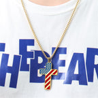 Collar de Cruz Tricolor con Bandera y Escritura: Expresión Patriótica